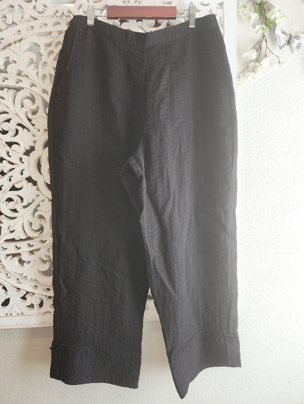 HABITAT RELAX CROPPED PANTS FOLDED HEM WITH A BUTTOM DETAIL SIZE MEDIUM - Picture 8 of 13